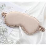 Maska na oczy do spania ELEGANT kremowa satynowa 20 x 9 cm OPK10K - obrazek 3