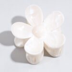 Spinka do włosów klamra XL kwiat Marmurek biały 7,5 x 8cm SP379B - obrazek 4