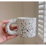 Ceramiczny, nakrapiany kubek z uchem 300 ml Matowy CUP19 - obrazek 4