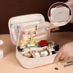 Kosmetyczka rozkładana elegancka kuferek etui z ekoskóry kremowa KS146K - obrazek 3