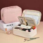 Kosmetyczka rozkładana elegancka kuferek etui z ekoskóry kremowa KS146K - obrazek 4